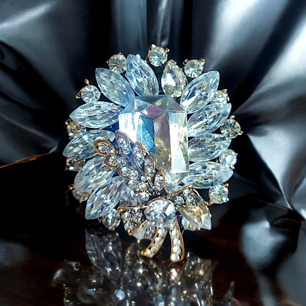 Elegant Crystal Brooch